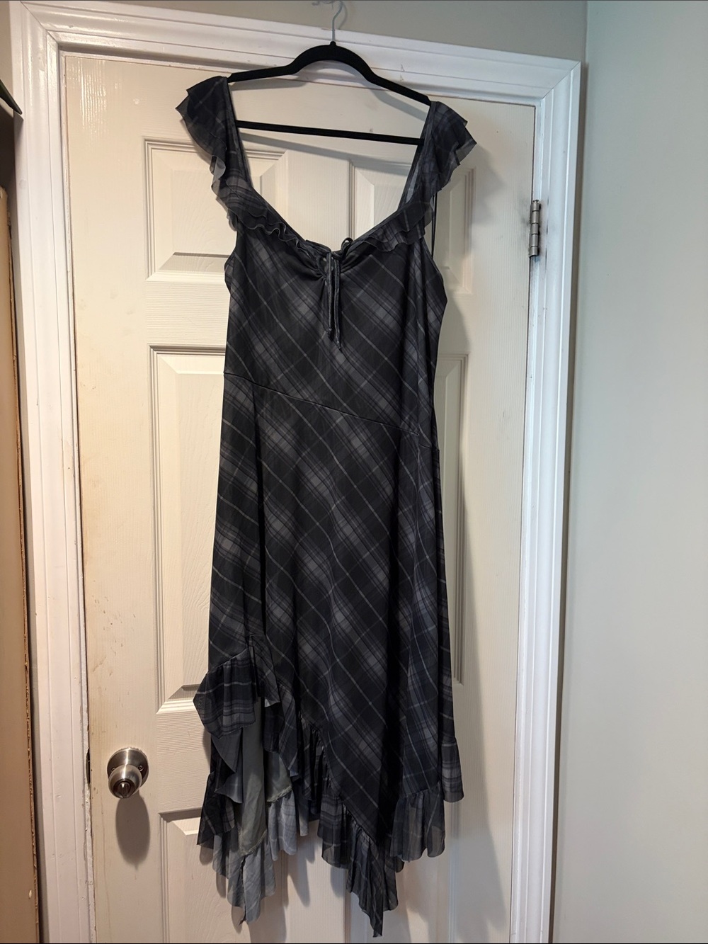 Asymmetrical Casual Plaid Ruffle-Hem Dress in Black & Gray XL